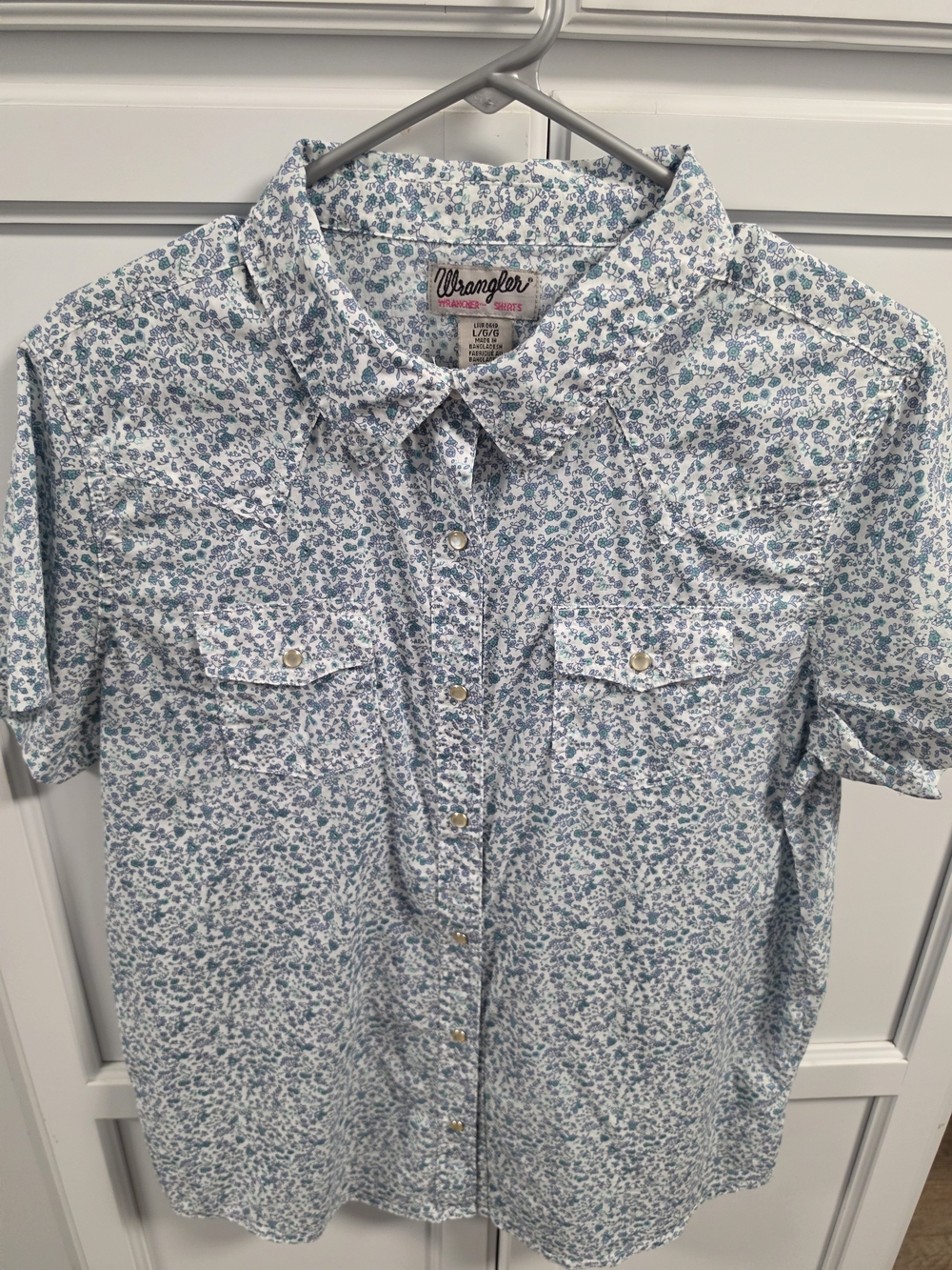 Wrangler Wrancher Western Shirt Large Pearl Snaps Blue Floral Short Sleeve EUC
